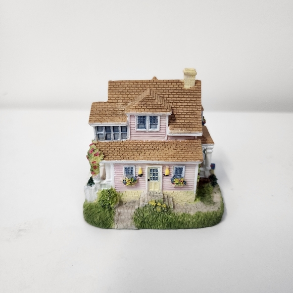 Home of the Artist Anabelle Phillips. 1998 International Resourcing Services Inc - Picture 1 of 5